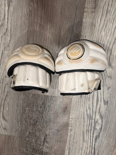 Large Maverik M3 Arm Pads (Used)