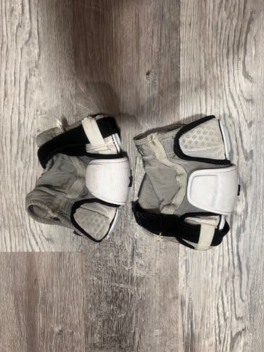 Medium Adult STX Stallion 500 Arm Pads (Used)