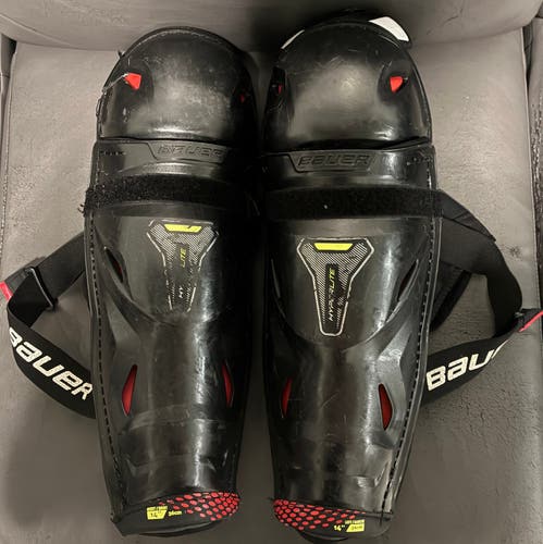 Intermediate Bauer Vapor Hyperlite 14" Shin Pads (Used)