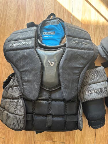 Small 2020 Bauer Elite Goalie Chest Protector (Used)