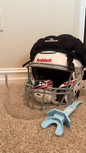Youth Medium Riddell SpeedFlex Helmet (Used)
