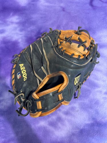 Brown Wilson A2000 RH Catcher's Baseball Glove 32" (Used)