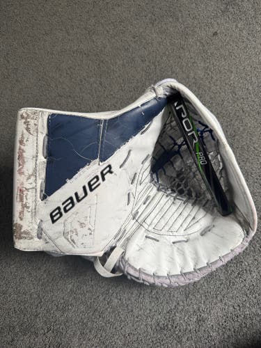NEED GONE Bauer M5 Pro Goalie Glove