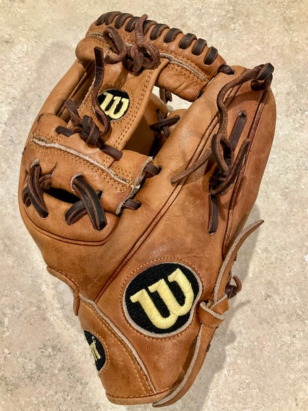 Wilson A2000 DP15 RH Infield Baseball Glove 11.5" (Used)