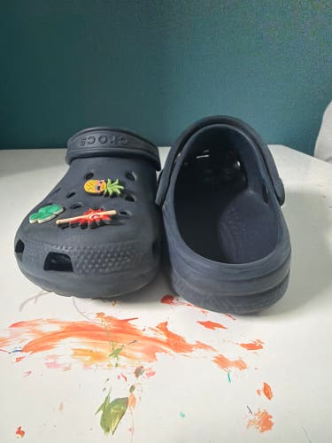 Unisex Size M 7.0 (W 8.0) Adult Crocs Sandals (Used) Near Perfect Condition Jibits Included