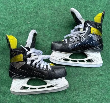 Black/Yellow 2020 Bauer Supreme 3S Hockey Skates Regular Width 8 (Used)