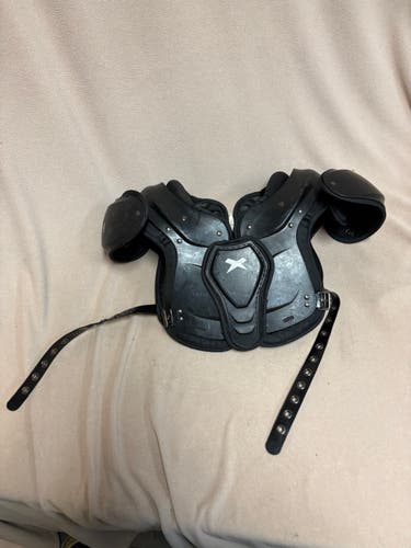 Large Youth Xenith Fly Shoulder Pads (Used)