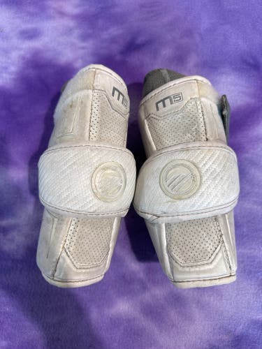 Small Youth Maverik M5 Arm Pads (Used)