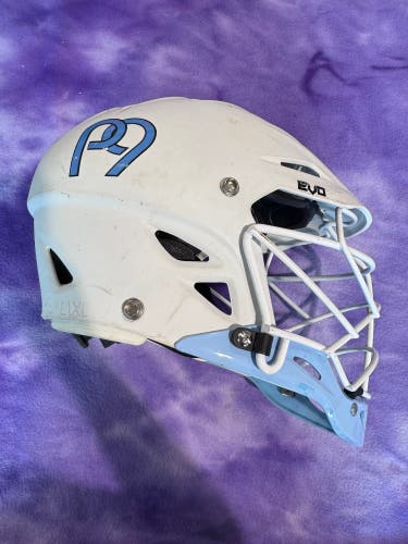 White Adult Warrior Evo Helmet (Used) L/XL