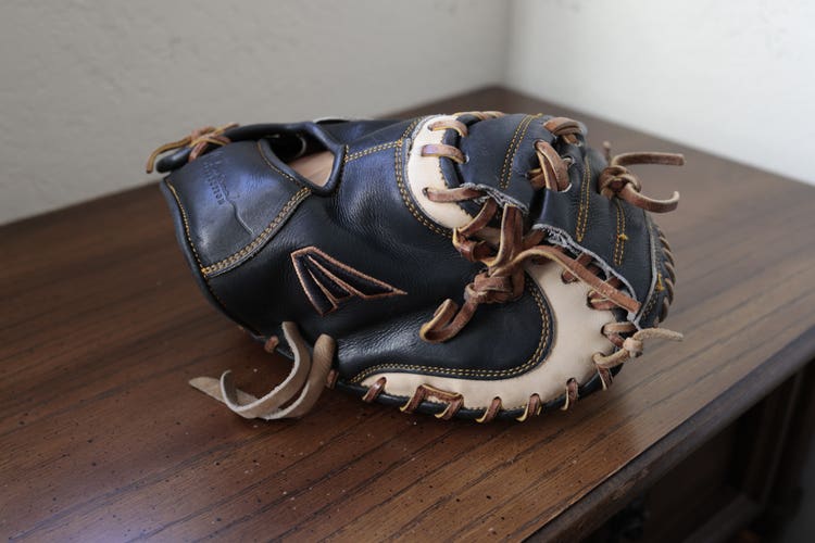 Easton Japanese Kip Catcher's Mitt - PCK-H40 Professional Collection 34"