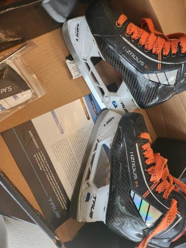 True HZRDUS 9x Hockey Skates Regular Width Size 1 (Used)
