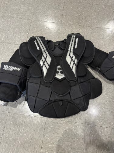 Senior XL Vaughn VE8 Pro Carbon Goalie Chest Protector (Used)