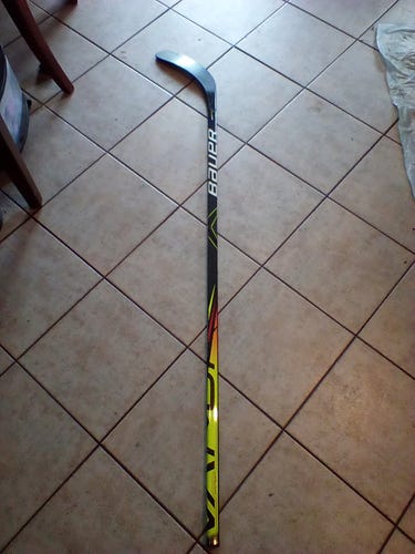 Bauer Vapor X2.7 Right Handed Hockey Stick P88 87 Flex (Used)