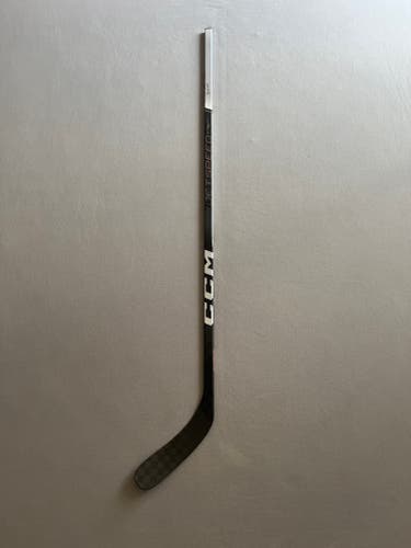 New 60 Flex P88 Intermediate CCM JetSpeed FT6 Pro RH Pro Stock Hockey Stick - White