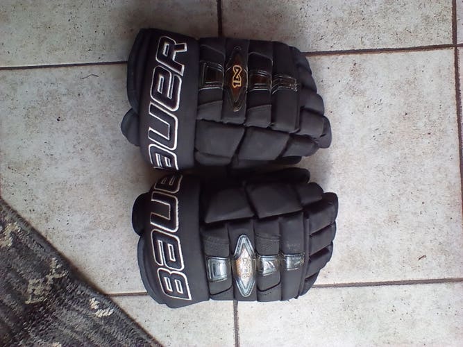 Bauer Nexus 1N Gloves 13" (Used)