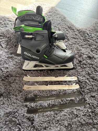 Bauer Konekt HF2 Hockey Goalie Skates Regular Width Size 4 (Used)