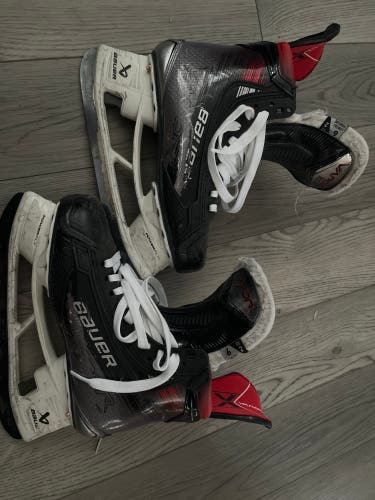 Bauer Vapor X5 Pro Hockey Skates Size 6 Fit 2 (Used)
