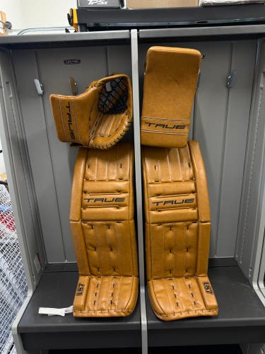 33" True L87 Regular Goalie Full Set (Used)
