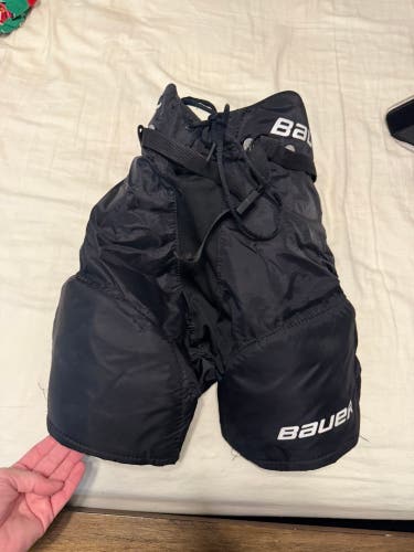 Youth Large Bauer Hockey Pants (Used)