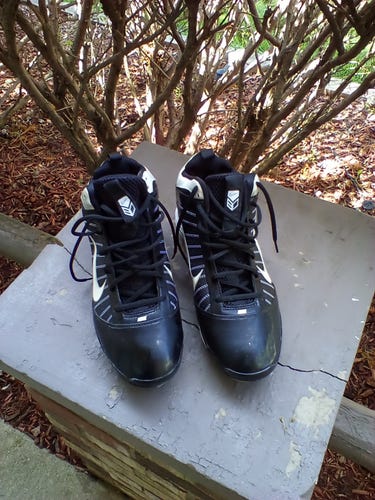Black Men's Size M 11.0 (W 12.0) Adult Nike High Top Metal (Used)
