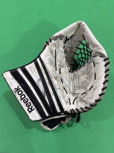 Reebok Premier Pro Goalie Glove Regular | Intermediate
