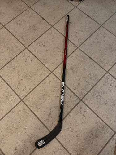Junior Bauer Vapor X4 Right Handed Hockey Stick P92 40 Flex (New)