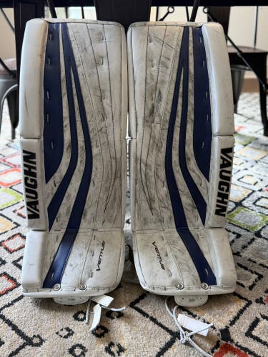 30" Vaughn Ventus SLR Pro Goalie Leg Pads (Used)