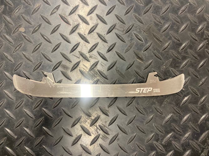 CCM Step Steel 238 mm (New)