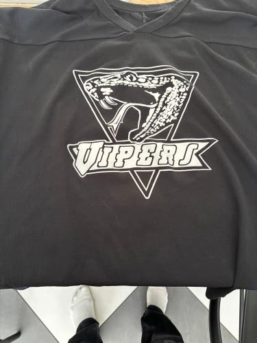 Vaughn Vipers Jr.A Goalie XXL practice jersey