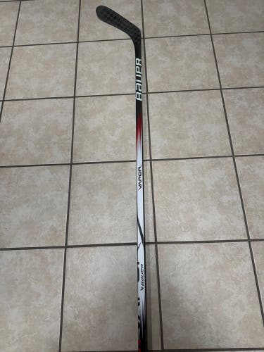 Intermediate Bauer Vapor Team Left Hand Hockey Stick P28 65 Flex (Used)