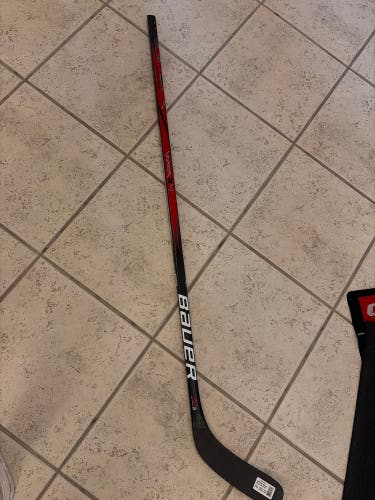 Intermediate Bauer Vapor X4 Left Hand Hockey Stick P88 55 Flex (New)