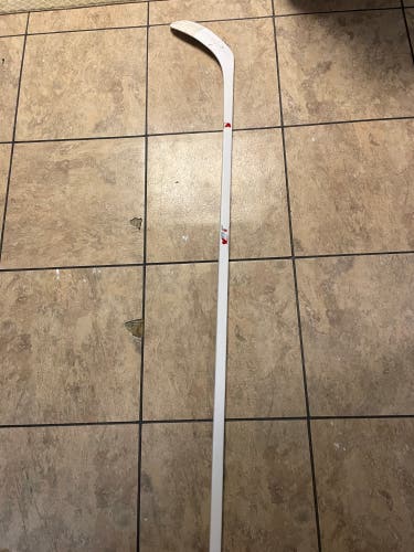 Bladetech White Senior Hockey Stick – P28, 87 Flex (Fair Condition)