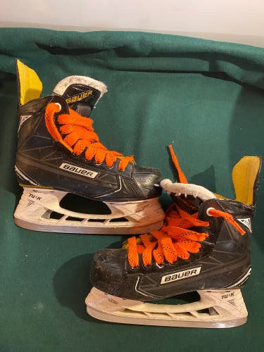 Black 2016 Bauer Supreme S170 Hockey Skates Regular Width Size 3 (Used)