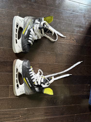 Bauer Vapor X4 Hockey Skates Size 2