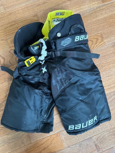 Junior Medium Bauer Supreme 3S Pro Hockey Pants (Used)