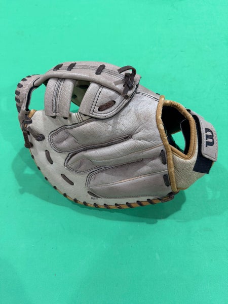 Wilson A440 Fastpitch RH Catcher's Softball Glove | 31"