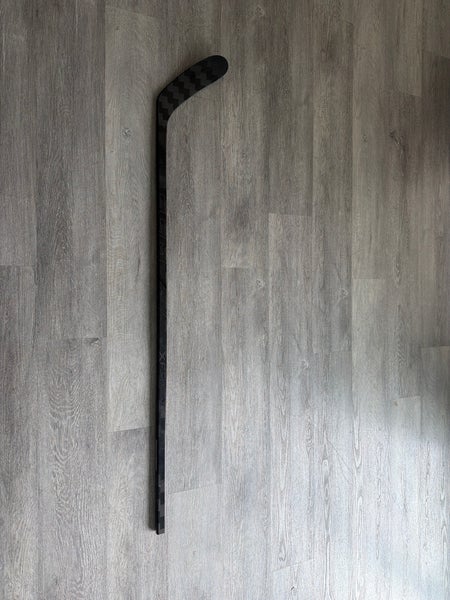 Junior CCM Tacks XF Pro Right Handed Hockey Stick P28 40 Flex (New)