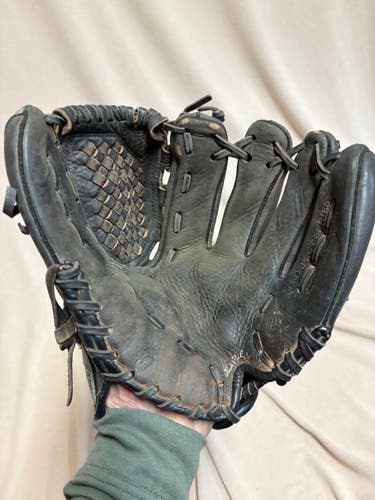 RH Mizuno Power Close Baseball Glove 11" (Used)
