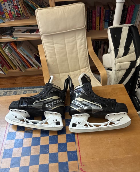 CCM Tacks AS-570 Hockey Skates Wide Width Size 5 (Used)