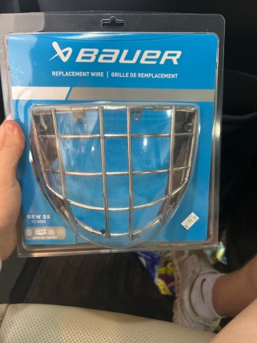 Senior Bauer Goalie Mask (New)
