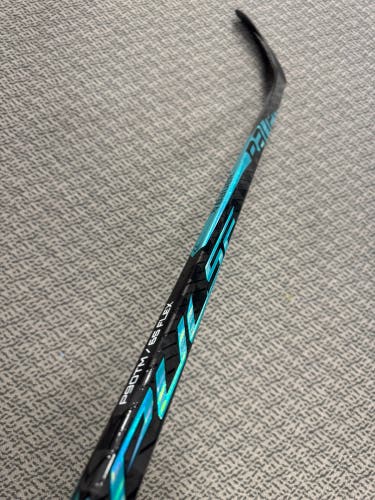 Intermediate Bauer Pulse Right Handed Hockey Stick P90TM 65 Flex (New)