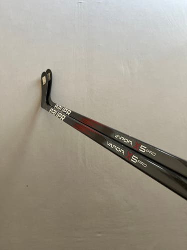 *2 Pack* of New 77 Flex P28 Senior Bauer Vapor X5 Pro Right Handed Hockey Sticks