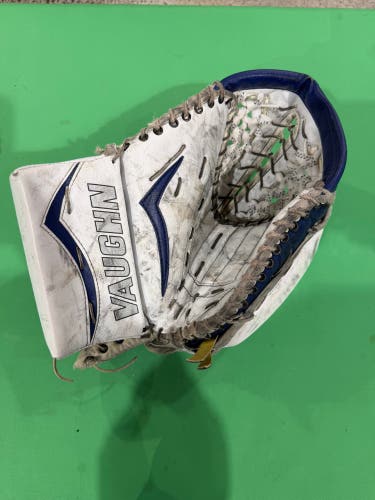 Vaughn Velocity V6 1000i Pro Goalie Glove Regular | Intermediate