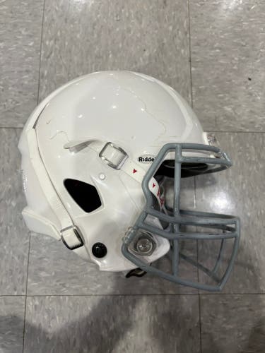 Youth Medium Riddell Speed Icon Helmet (Used)