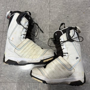Women's Salomon F20 Snowboard Boots | Size 8 (Used)