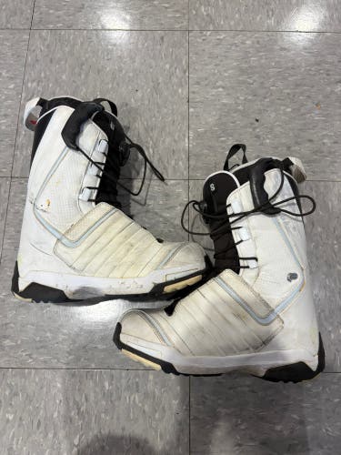 Women's Salomon F20 Snowboard Boots | Size 8 (Used)