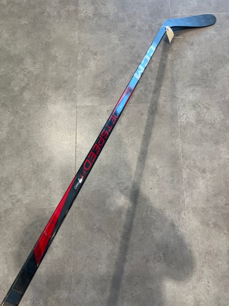 Junior CCM JetSpeed FT7 Pro Hockey Stick Right Handed P28 50 Flex (Used)