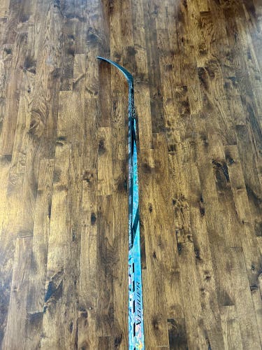 Senior Bauer Twitch Right Handed Hockey Stick P28 87 Flex