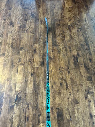 Senior Bauer Twitch Right Handed Hockey Stick P28 87 Flex
