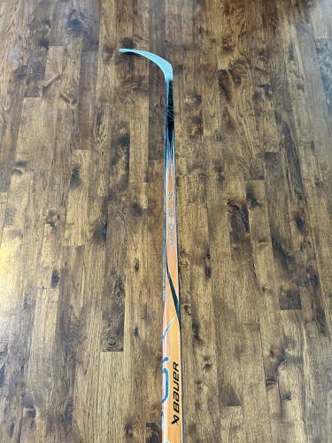 Senior Bauer Vapor Hyperlite 2 Right Handed Hockey Stick P28 87 Flex (Used)